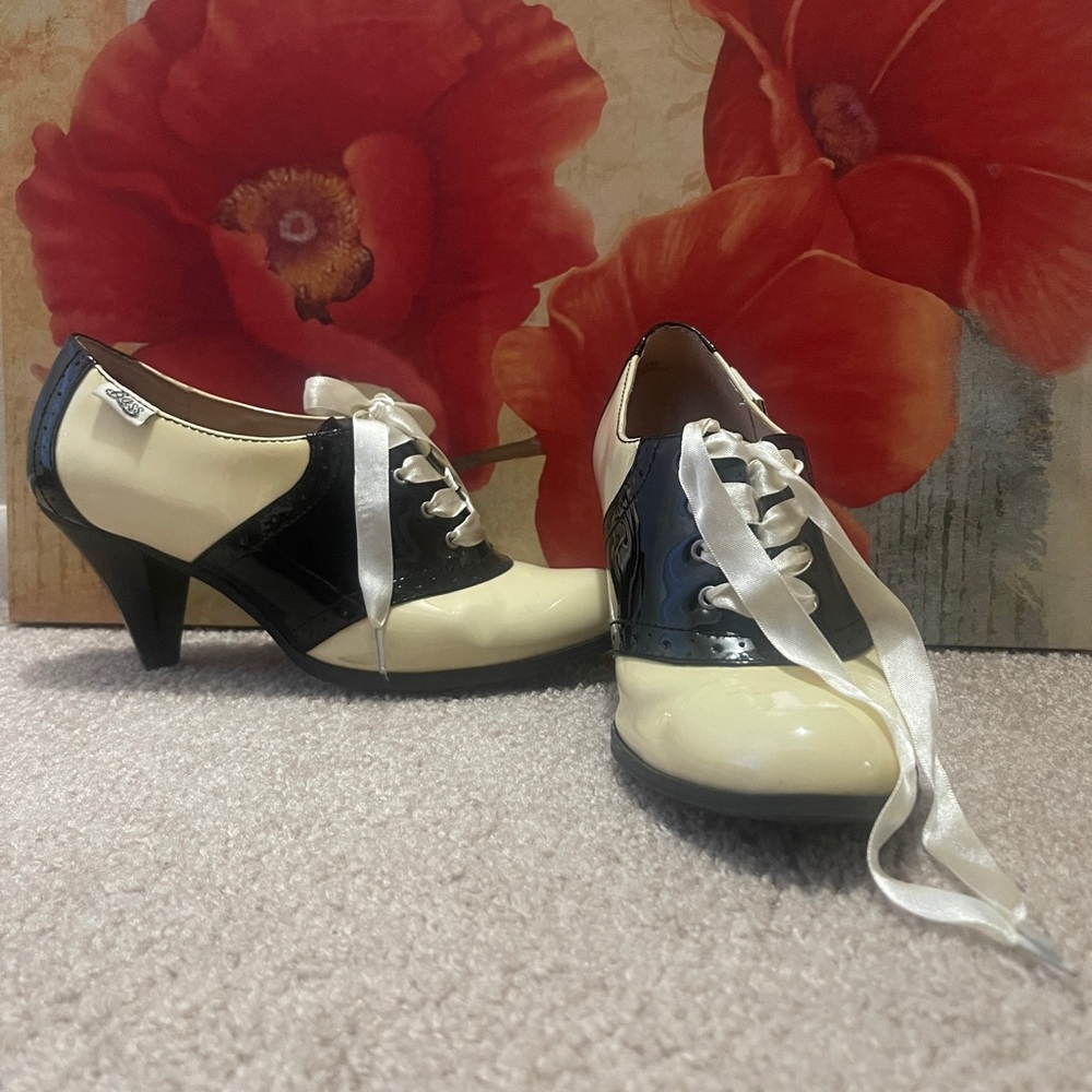 Elegant Two-Tone Women's Heels